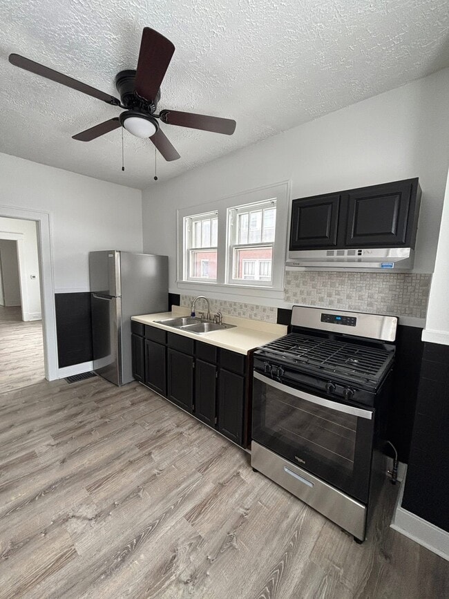 Kitchen - 504 W 29th St