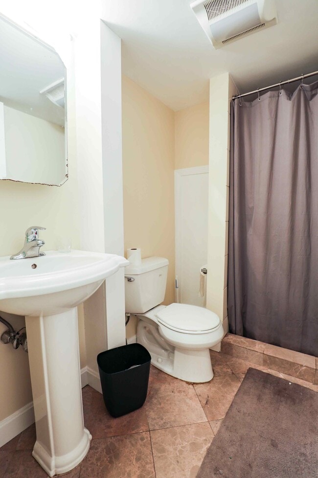 Building Photo - 1870 Commonwealth Ave