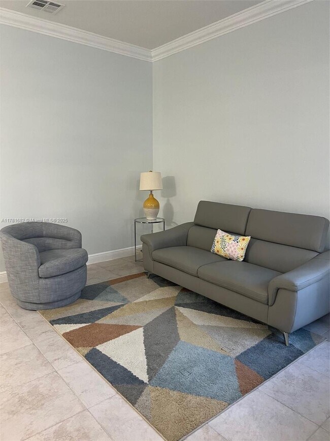 Foto del edificio - 3359 Lakeside Dr
