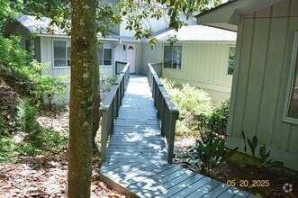 Building Photo - 112 Choctaw Dr