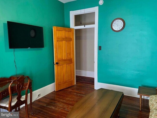 Foto del edificio - 4913 Warrington Ave