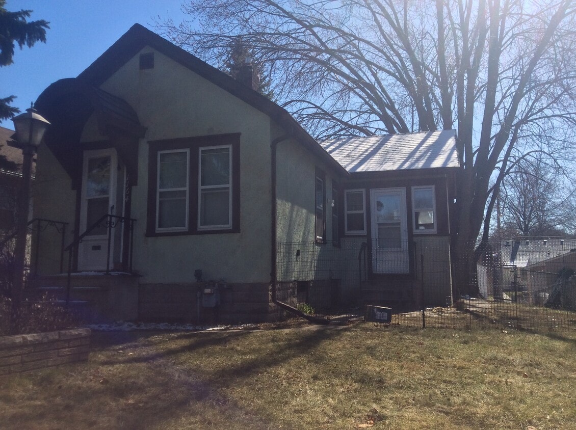 Primary Photo - 1164 Cook Ave E