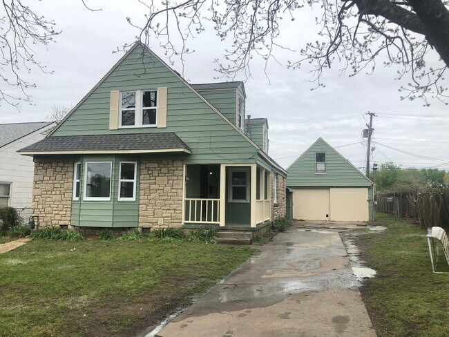 Building Photo - 3141 E Admiral Blvd