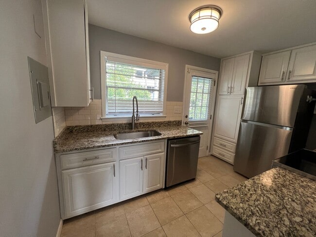 Photo - 3057 Pharr Ct N Northwest Apartment