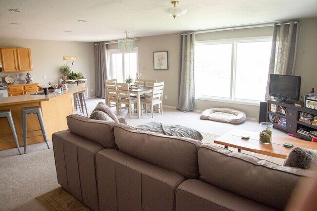 Foto del edificio - 2310 Hillcrest Rd