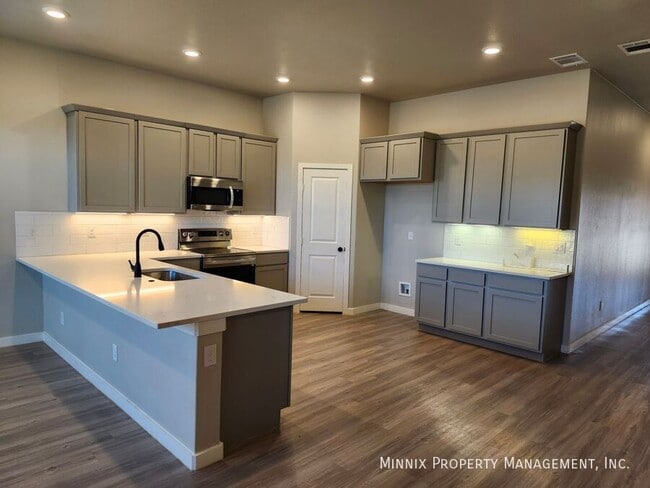 Building Photo - 3407 Bryan Ave