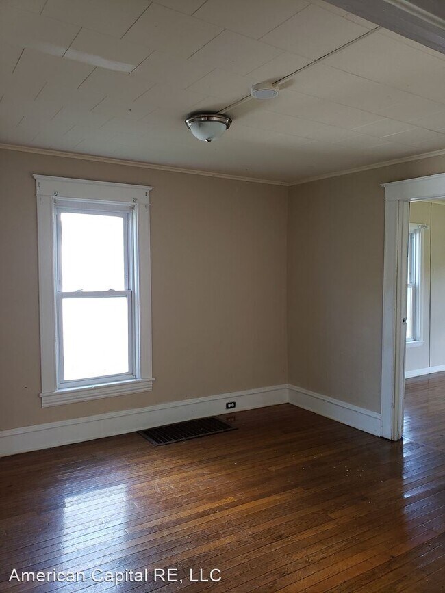 Building Photo - 4 br, 1.5 bath House - 432 Herrick St