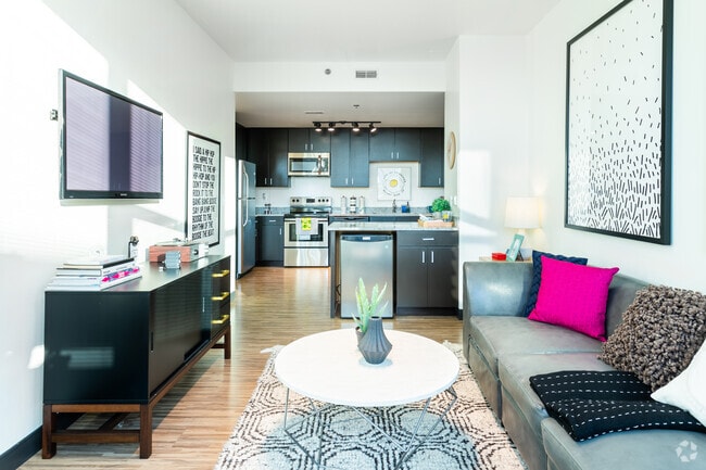 4 BR, 2 BA - 4X2B - Landmark