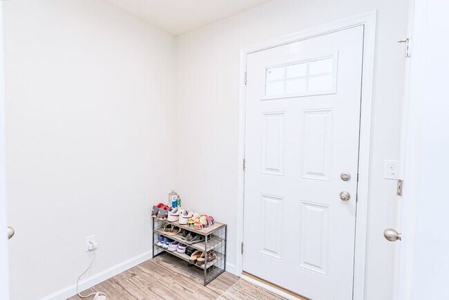 Building Photo - 822 Purcell Dr