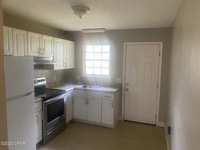 Foto del edificio - 1925 W 27th St