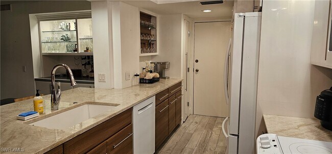 Foto del edificio - 10691 Gulf Shore Dr