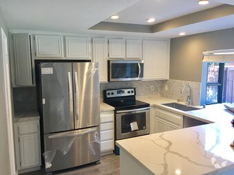 Kitchen - 2115 Mount Shasta Dr
