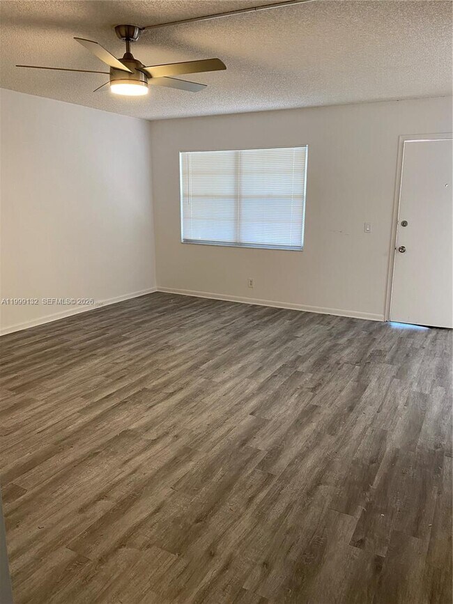 Foto del edificio - 13255 SW 9th Ct