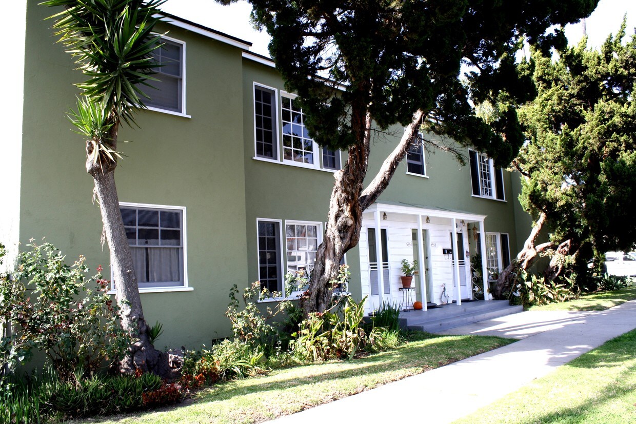 Primary Photo - 5551 Mammoth Ave