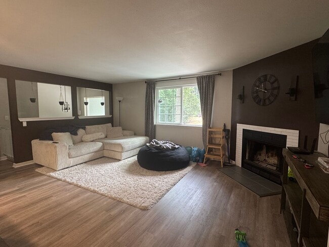 Building Photo - Updated Clearwood Home with AC & RV Parking!
