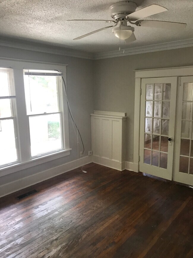 Photo - 4 Bed, 2 Bath Near UOM House