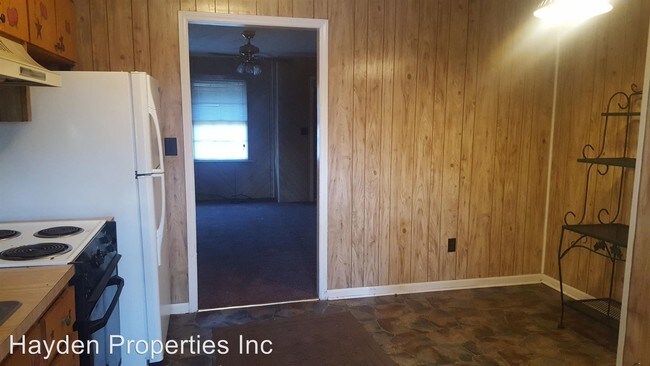 Building Photo - 431 Old Cheraw Hwy