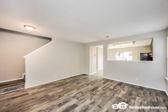 Building Photo - $500 off special.  Two Story 3 bed / 2.5 b...