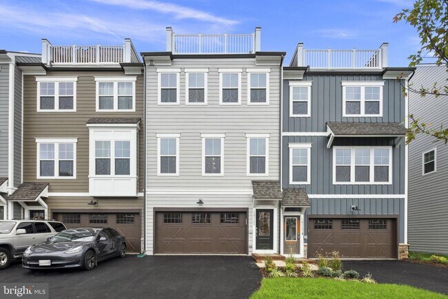 Building Photo - 18341 Moss Gdn Rd