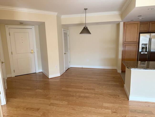 Dining Room - 5 Park Pl