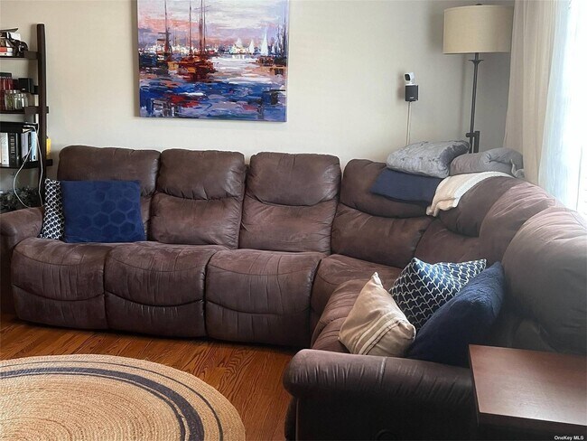 Building Photo - 389 Fulton St