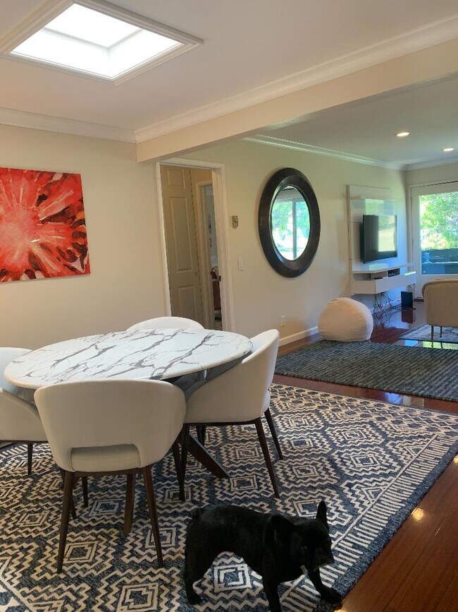 Foto del edificio - 4016 Farm Hill Blvd