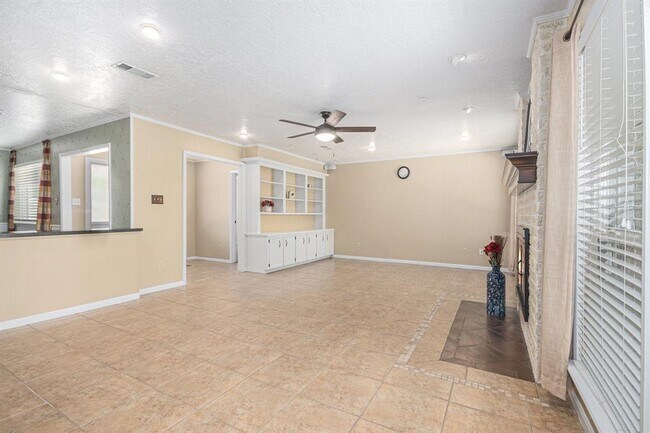 Building Photo - 16007 Brookvilla Dr
