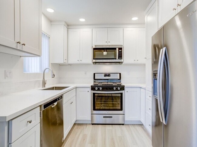 Building Photo - 1064 N Escondido Blvd