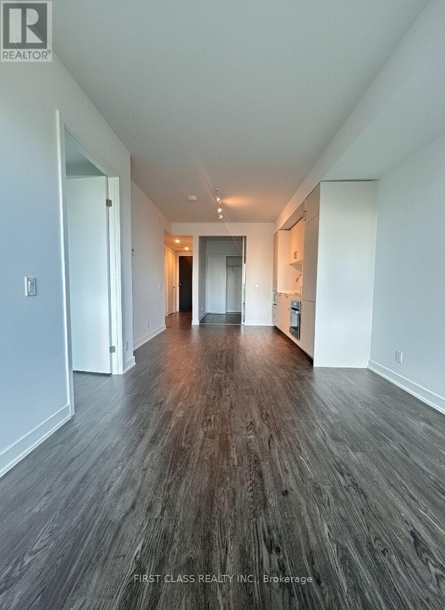 Building Photo - 88 Queen St E