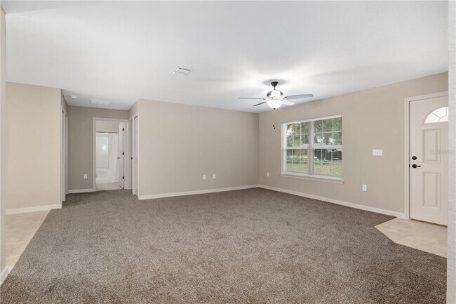 Foto del edificio - 5587 NW 62nd Ave