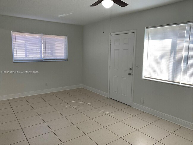 Foto del edificio - 13300 NE 10th Ave