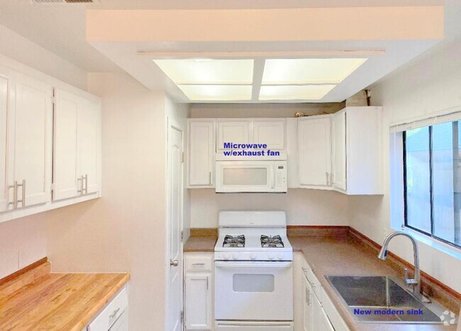 Building Photo - 508 S Monterey St