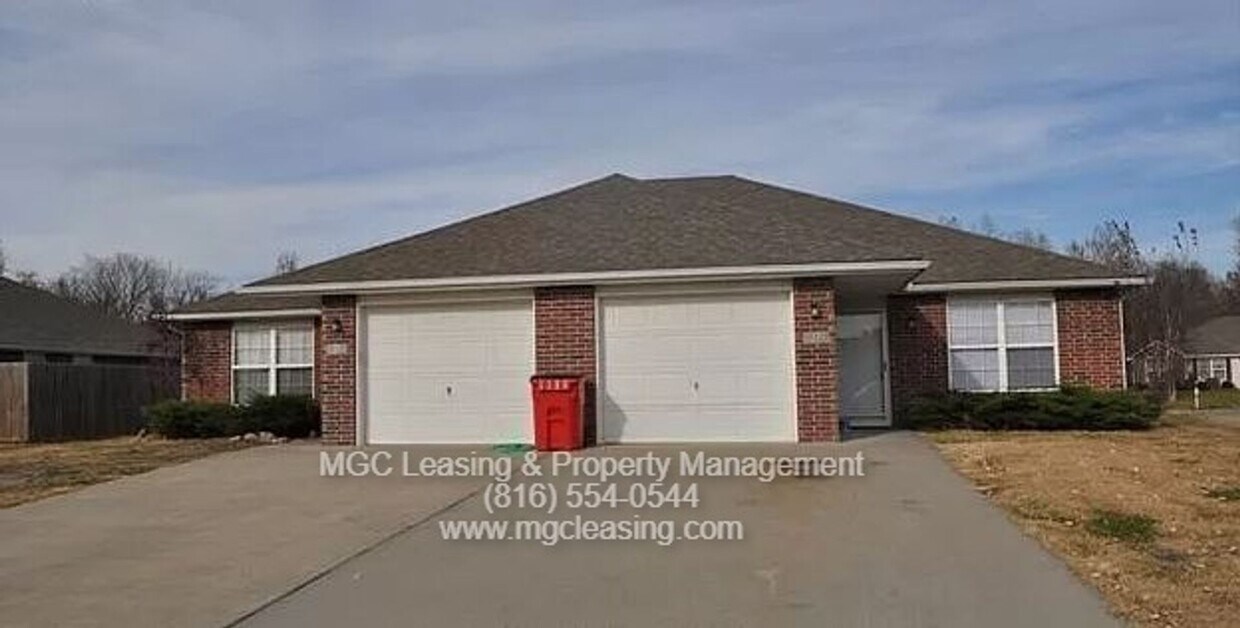 914916 SW Sandy Ln, Grain Valley, MO 64029 Townhome Rentals in Grain
