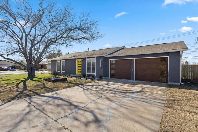 Building Photo - 1400 Bellmar Dr