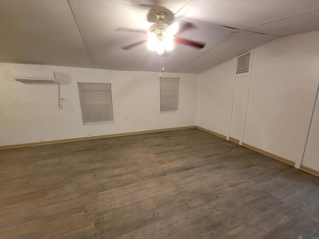 Foto del edificio - 4505 Lupine St