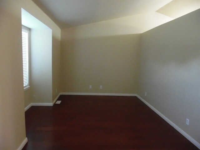 Building Photo - 955 W 810 N