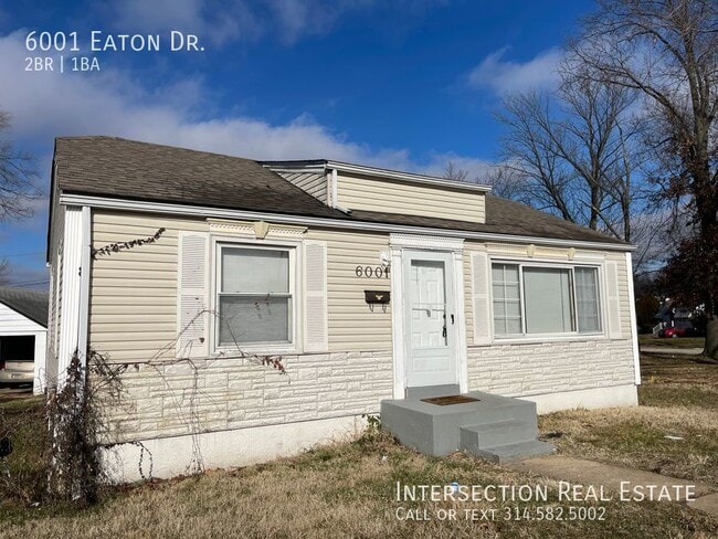 Building Photo - Adorable 2 Bed/1Bath Home w/Modern and Vin...