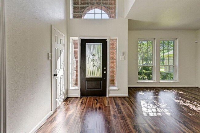 Foto del edificio - 15127 Trumpet Vine Ln
