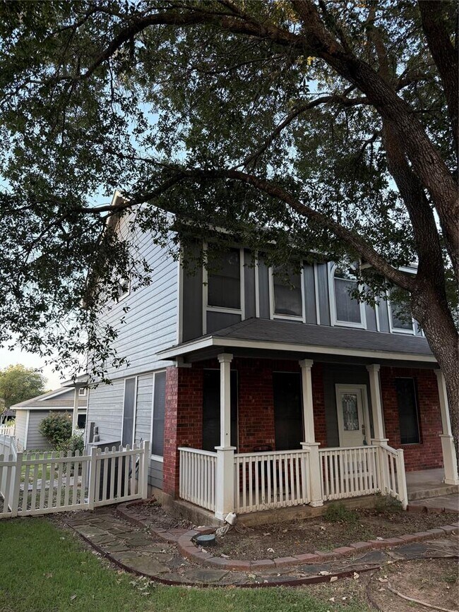 Building Photo - 4465 Mather