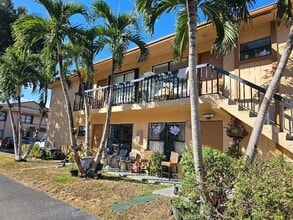 Building Photo - 2505 W 67th Pl