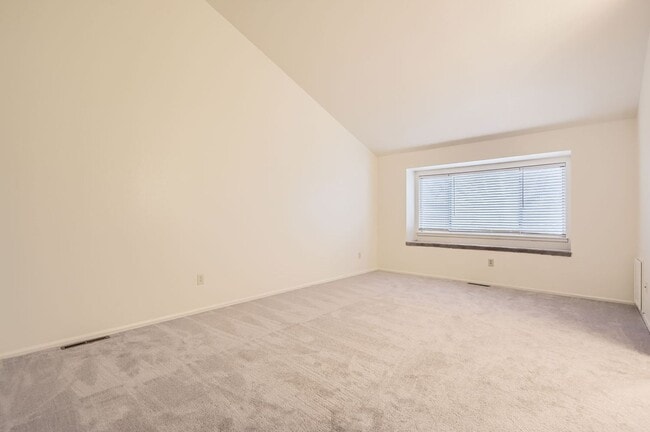 Foto del edificio - Beautiful Move in Ready Ranch Home in Sanderson Creek Neighborhood of Lakewood- New paint and car...