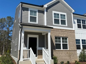 Building Photo - 2413 Hedge Maple Dr