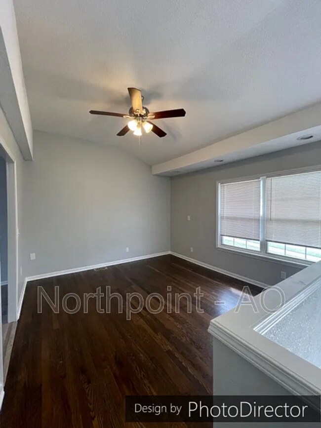 Foto del edificio - Updated 3-Bedroom Home with Garage & Deck in Kansas City, KS
