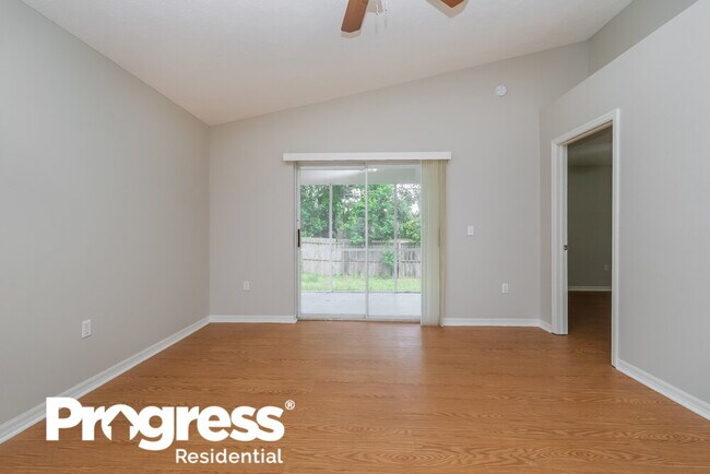 Building Photo - 11027 Kenmore Dr