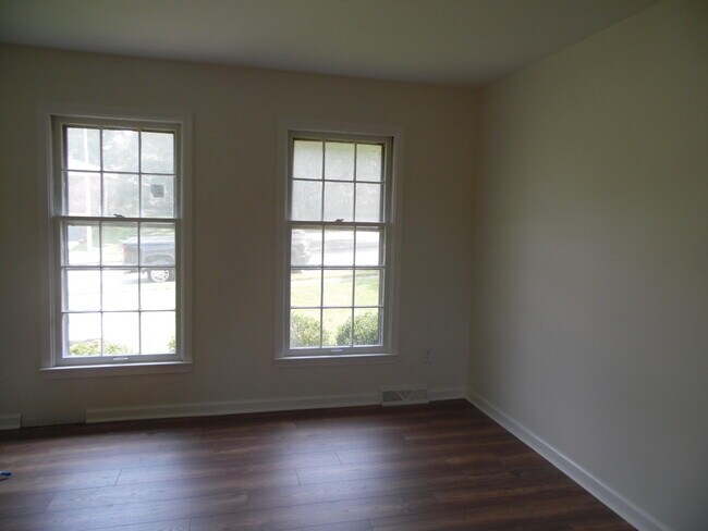 Foto del edificio - 3301 Pepperhill Rd