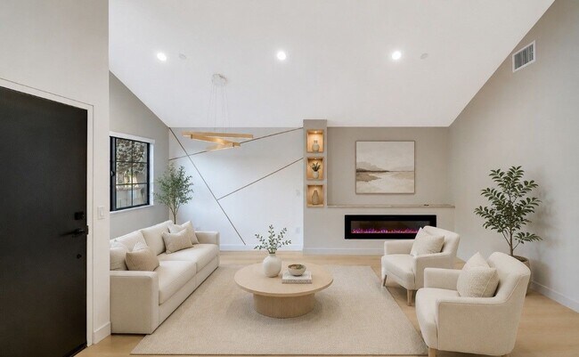 Building Photo - 15741 Valerio St