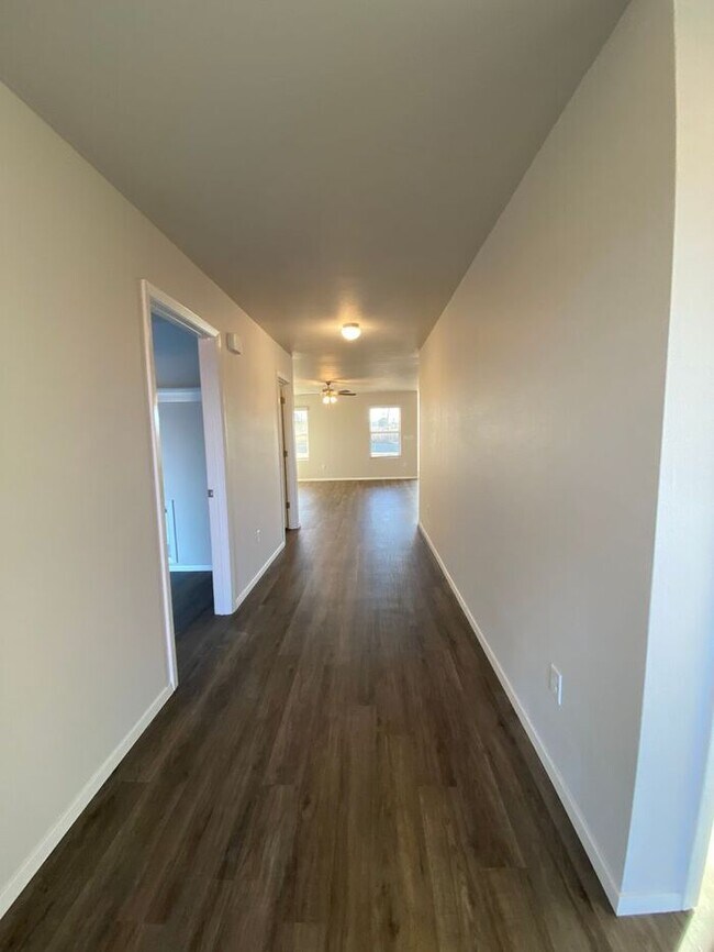 Foto del edificio - Three Bedroom | Two Bathroom Home in Fox Tail