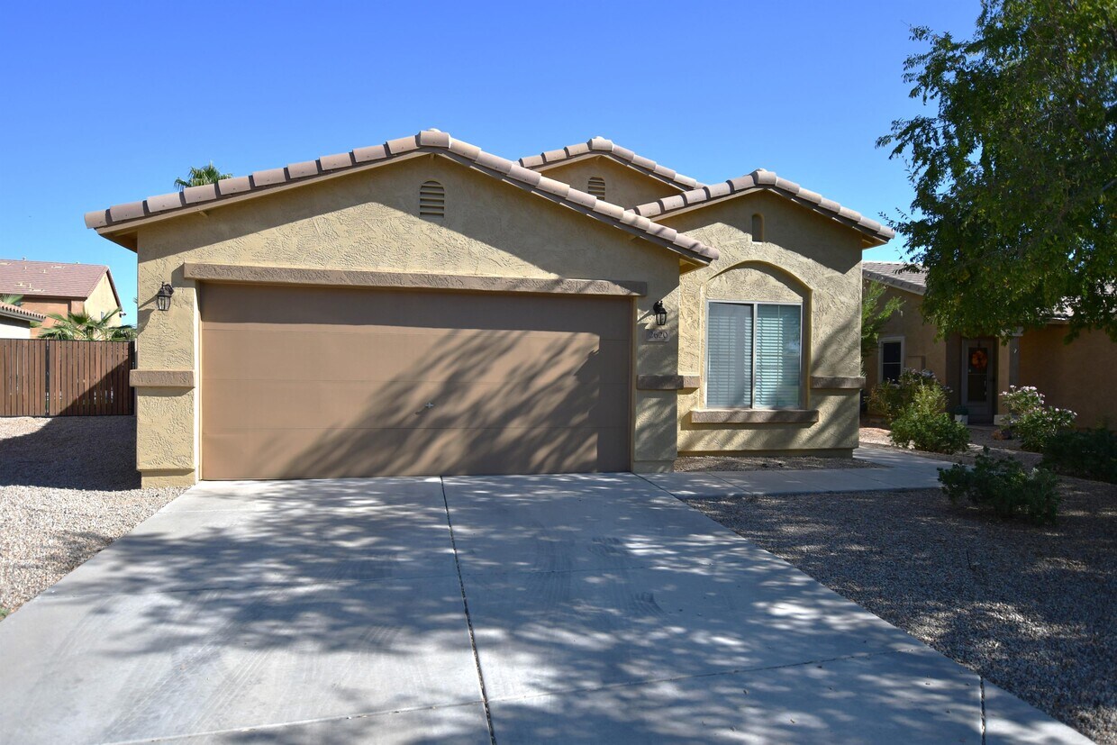 2620 W Kristina Ave, San Tan Valley, AZ 85142 House Rental in San Tan