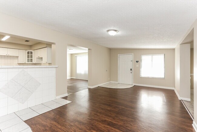 Building Photo - 10337 Westmar Rd