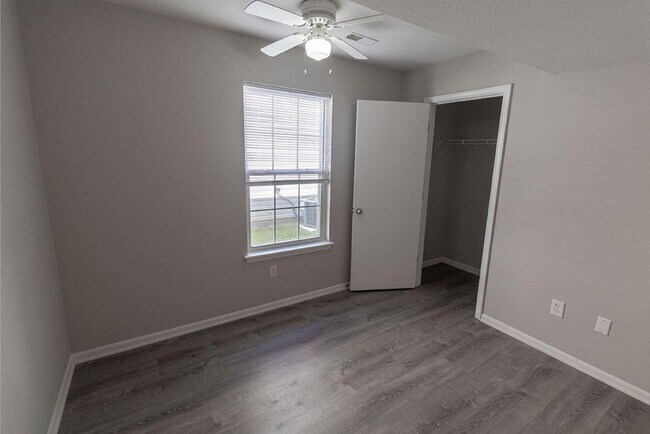 Building Photo - 1419 Bodie Dr